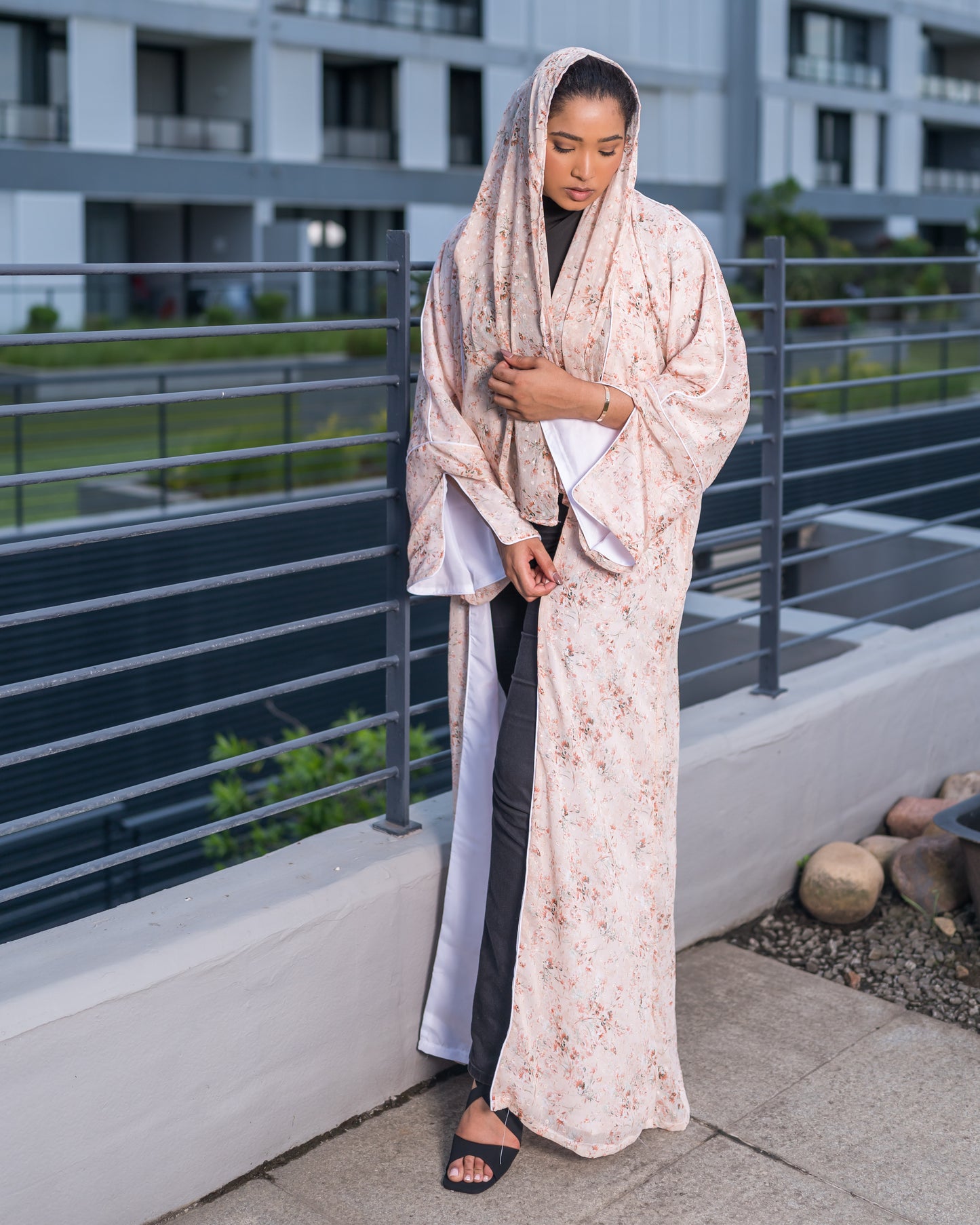 Lilly Abaya set