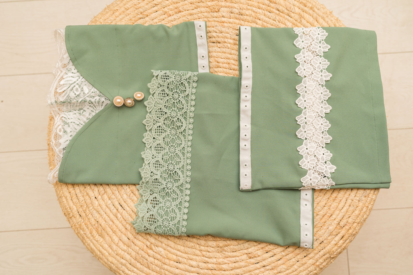 Rabaa Abaya (mint)